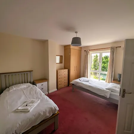 Vakantiehuis Large 4 Bedroom 5 Bathroom