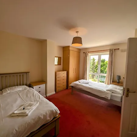 Large 4 Bedroom 5 Bathroom