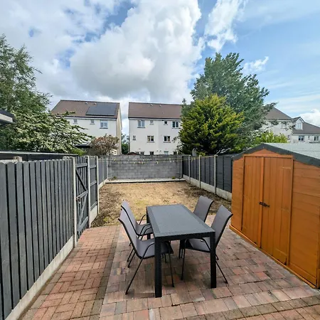 Large 4 Bedroom 5 Bathroom * Galway